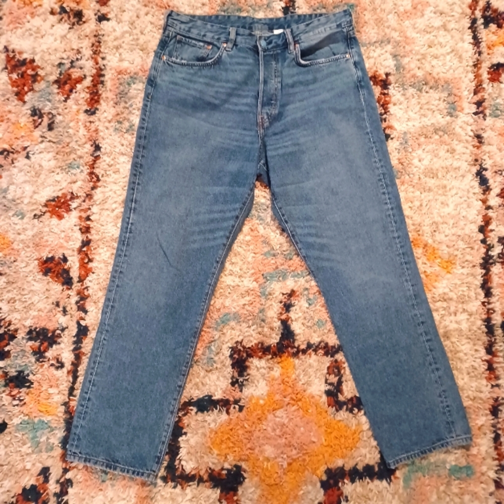 H&M Vintage Fit Jeans • Straight Leg • Button Fly • Size 34